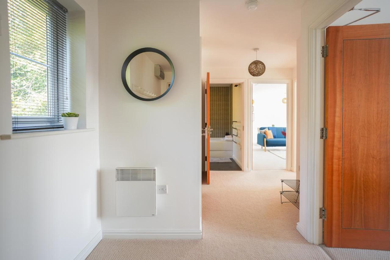 Stylish Apartment With Private Parking Cardiff Extérieur photo