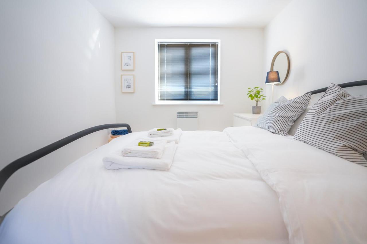 Stylish Apartment With Private Parking Cardiff Extérieur photo