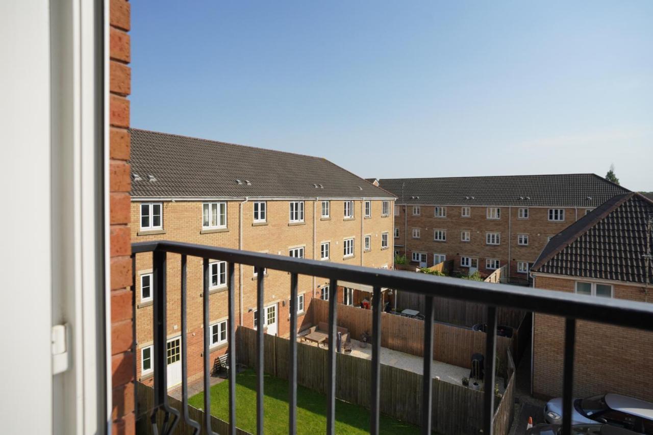 Stylish Apartment With Private Parking Cardiff Extérieur photo