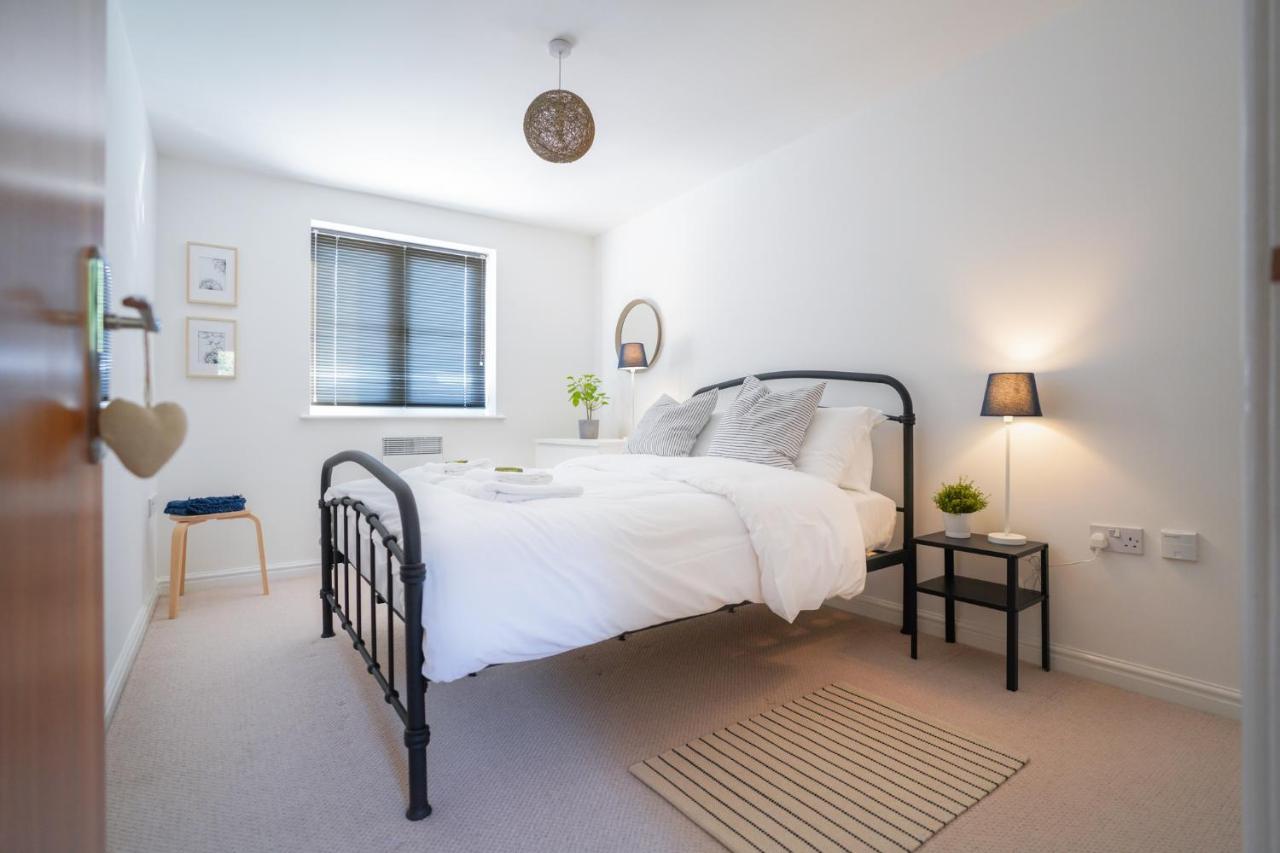 Stylish Apartment With Private Parking Cardiff Extérieur photo