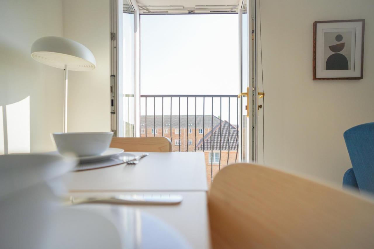 Stylish Apartment With Private Parking Cardiff Extérieur photo